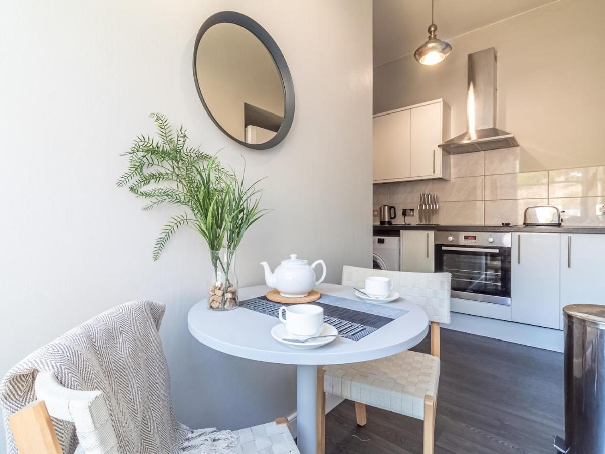 Pass The Keys Spacious And Homely Flat On The Royal Mile Edinburgh Ngoại thất bức ảnh