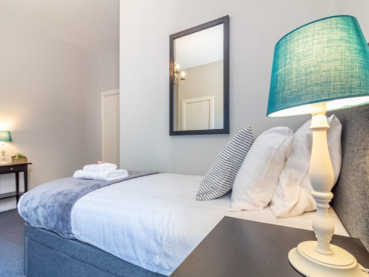 Pass The Keys Spacious And Homely Flat On The Royal Mile Edinburgh Ngoại thất bức ảnh