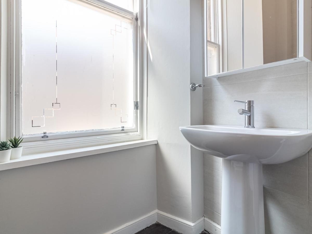 Pass The Keys Spacious And Homely Flat On The Royal Mile Edinburgh Ngoại thất bức ảnh