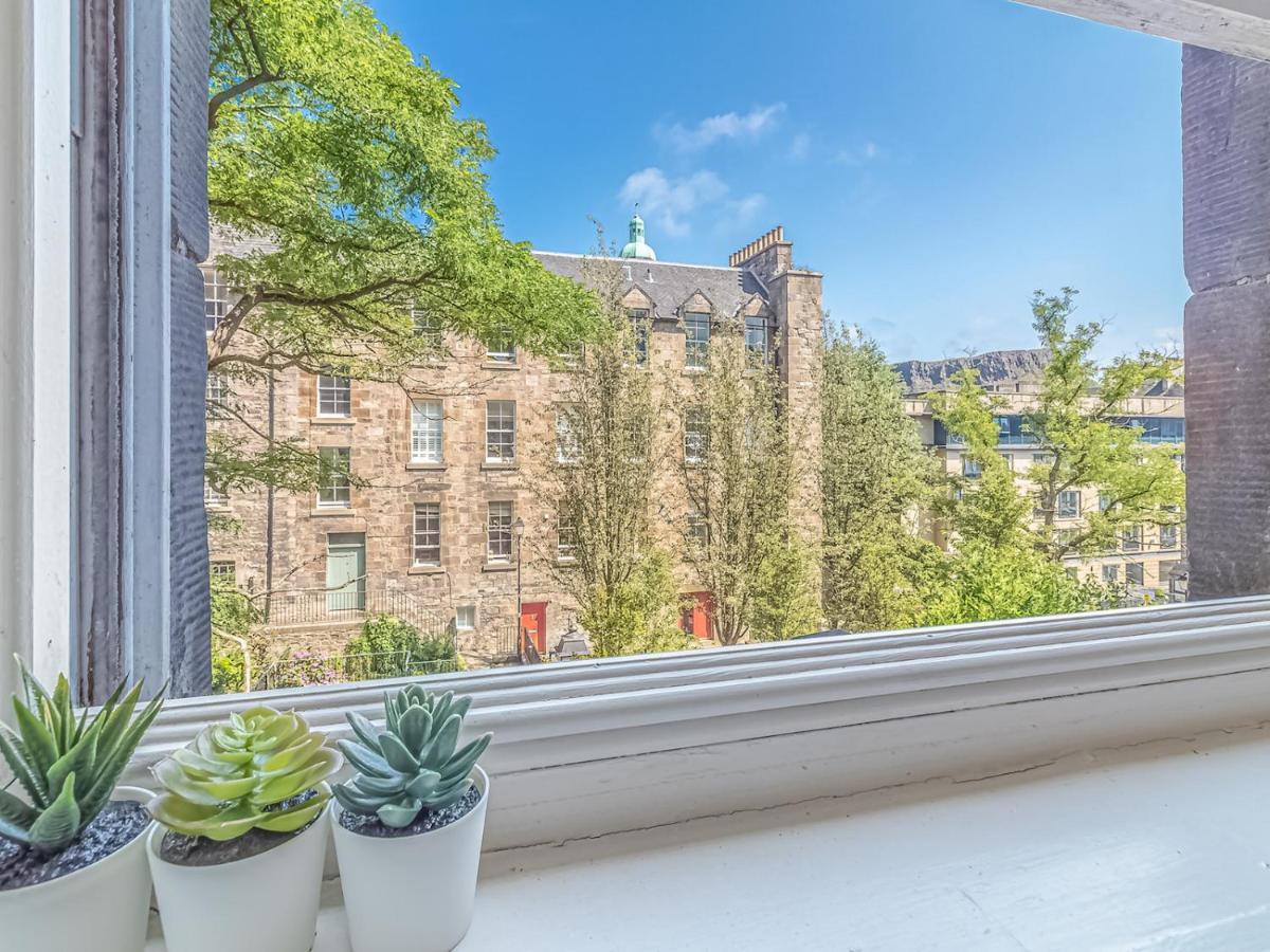 Pass The Keys Spacious And Homely Flat On The Royal Mile Edinburgh Ngoại thất bức ảnh